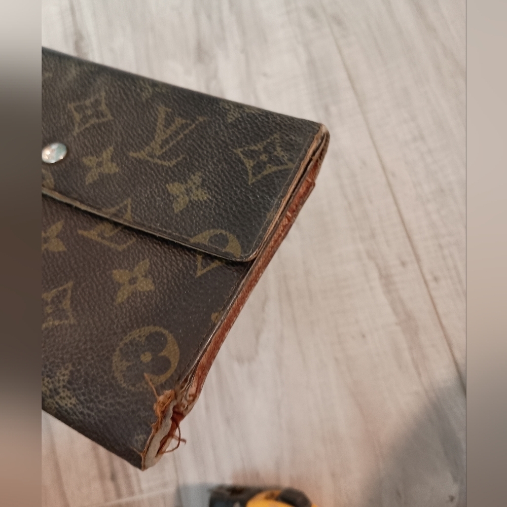 Louis Vuitton Monogram Sarah Long Trifold Wallet - Picture 5 of 14
